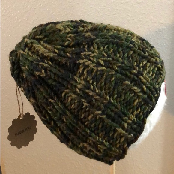 NWT-Camouflage Handcrafted Knitted Hat - Picture 2 of 4